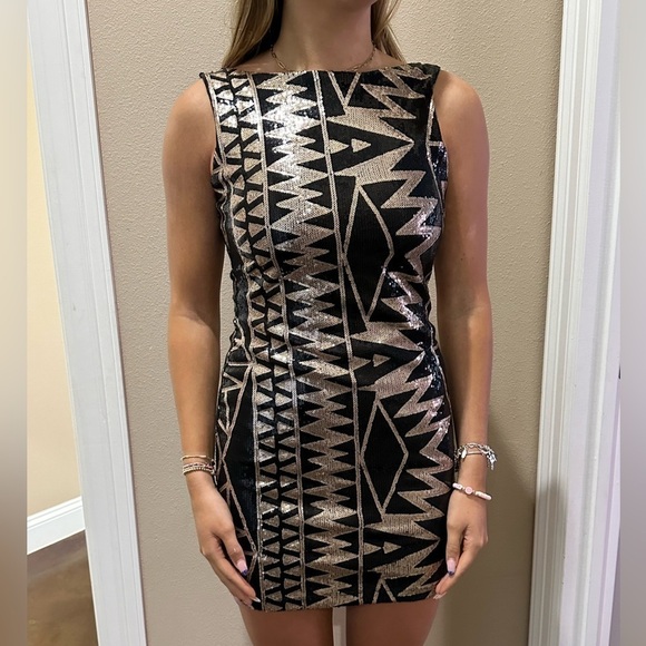 FRANCESCA Black/gold Sequin Mini Cocktail Dress, EUC! - Picture 1 of 6